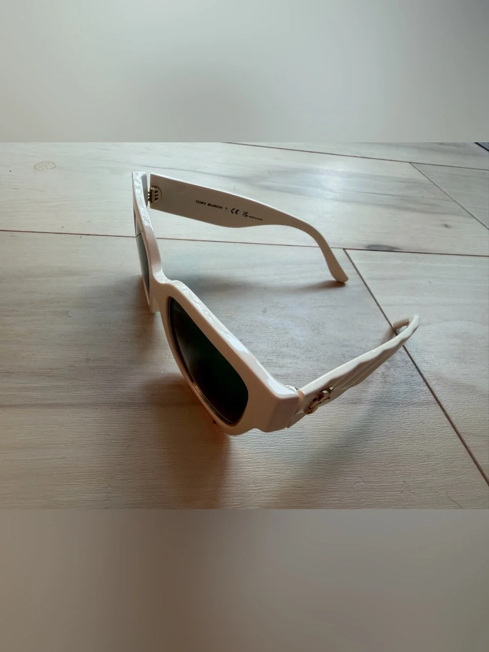 NWT Tory Burch Kira Sunglasses